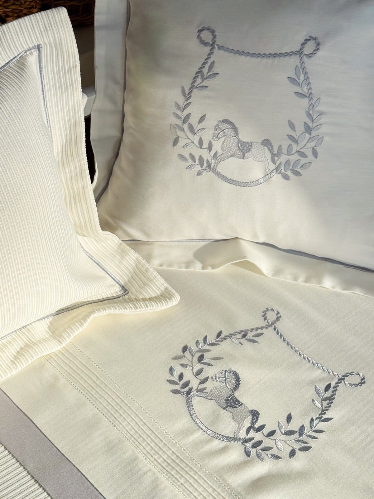 Atlı Karınca – Bebek Pike + Nevresim Seti