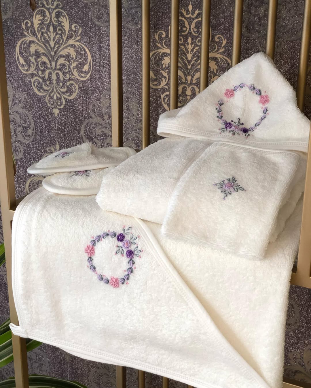 El Nakışlı Bebek Bornoz Takımı