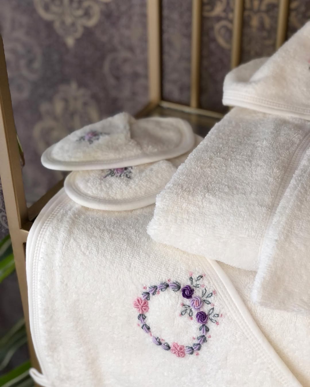 El Nakışlı Bebek Bornoz Takımı