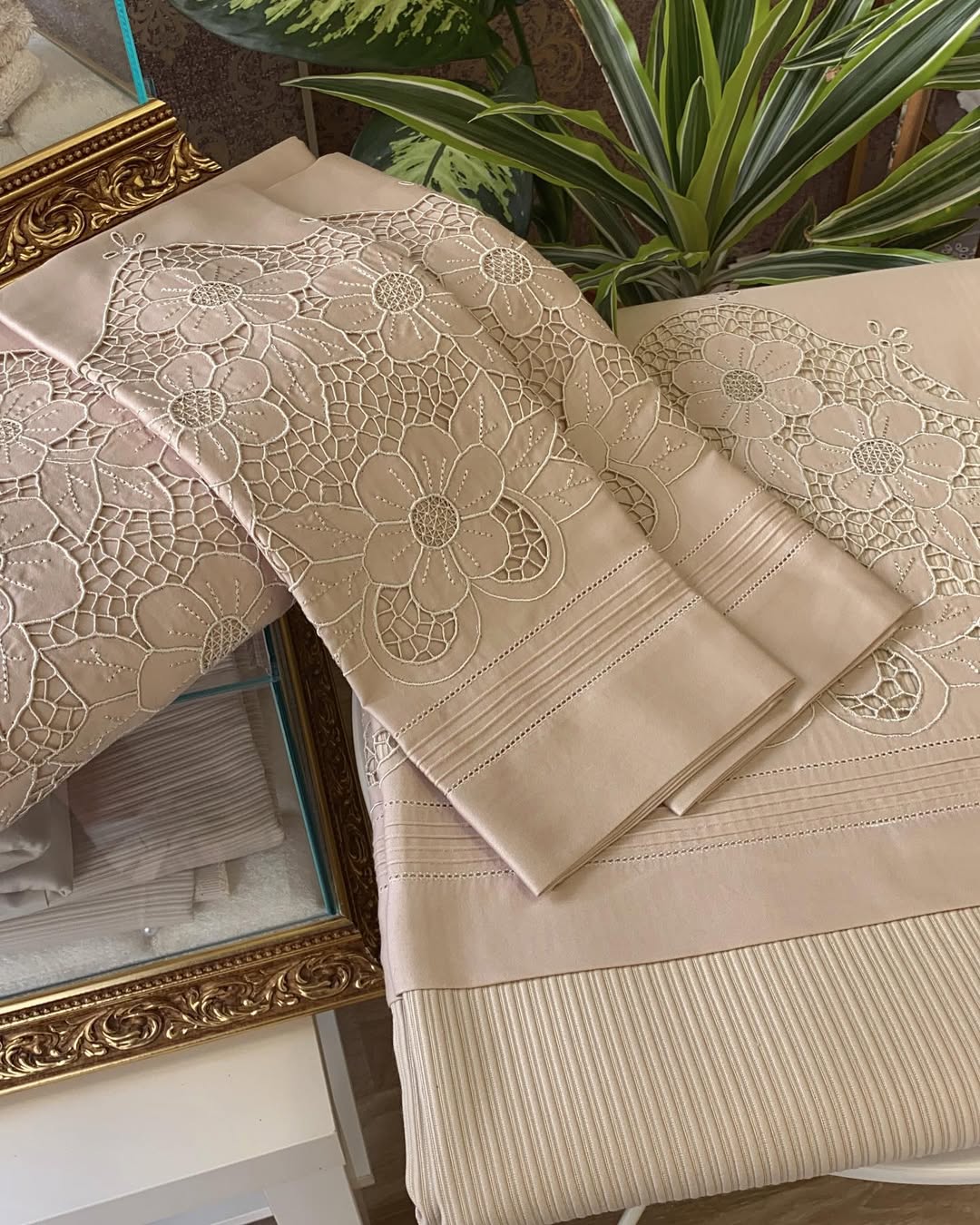 Şehzade Beyaz iş Çift Kişilik – 7 Parça Nevresim + Pike Set