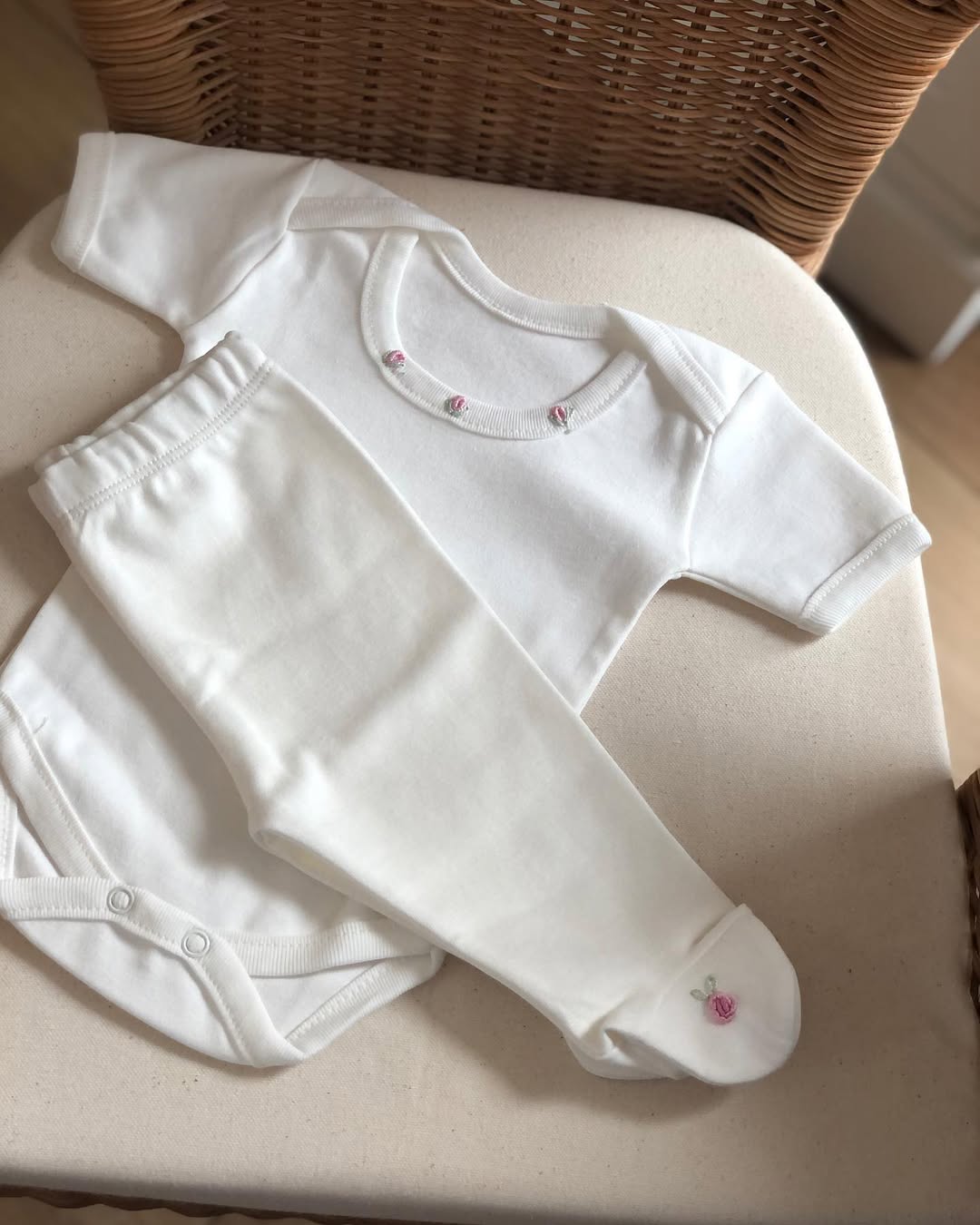 Nergis Model Nakışlı 10’lu Hastane Çıkışı Takımı