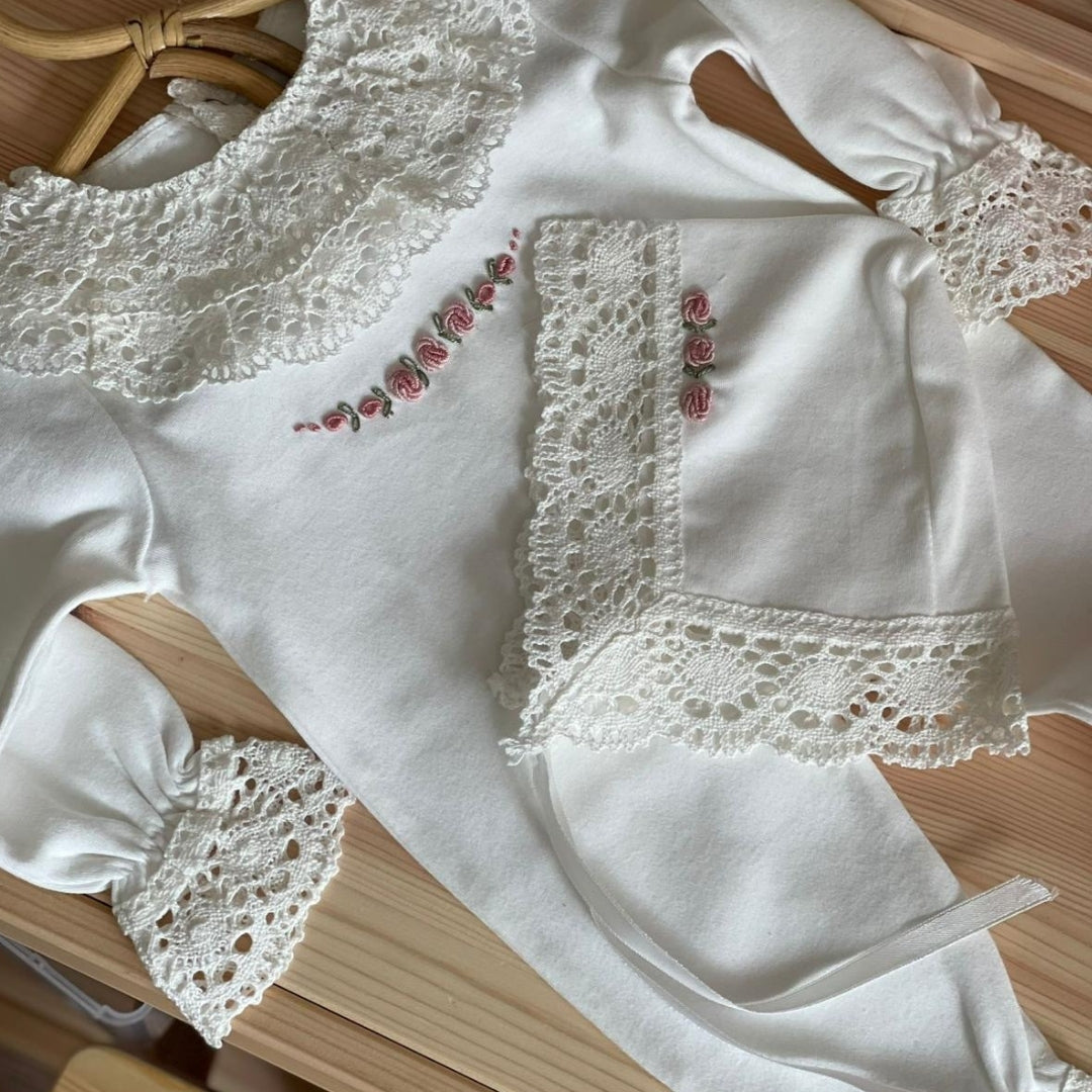 Lili - El Nakışlı Dantelli  Hastane Çıkışı